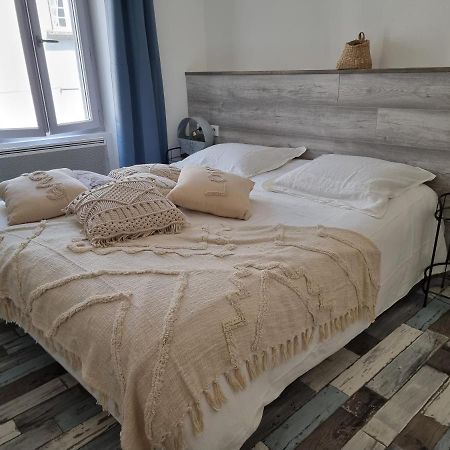 L'Atrium Bed & Breakfast Piegut-Pluviers Bagian luar foto